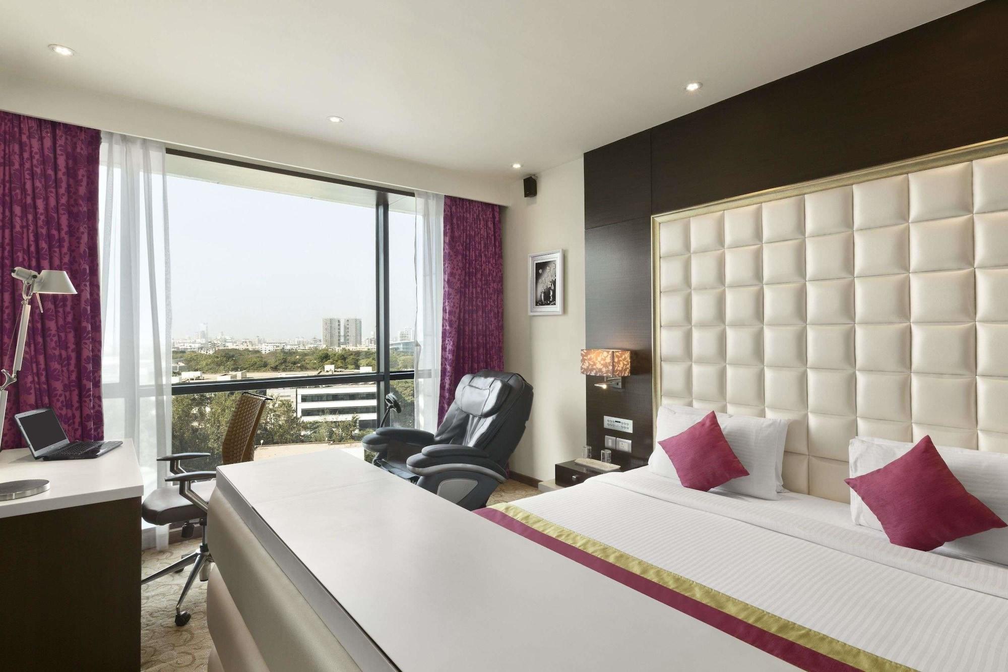 Ramada By Wyndham Navi Mumbai Hotel Eksteriør billede