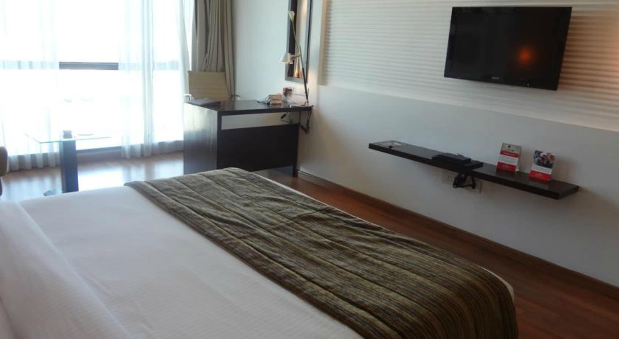Ramada By Wyndham Navi Mumbai Hotel Eksteriør billede