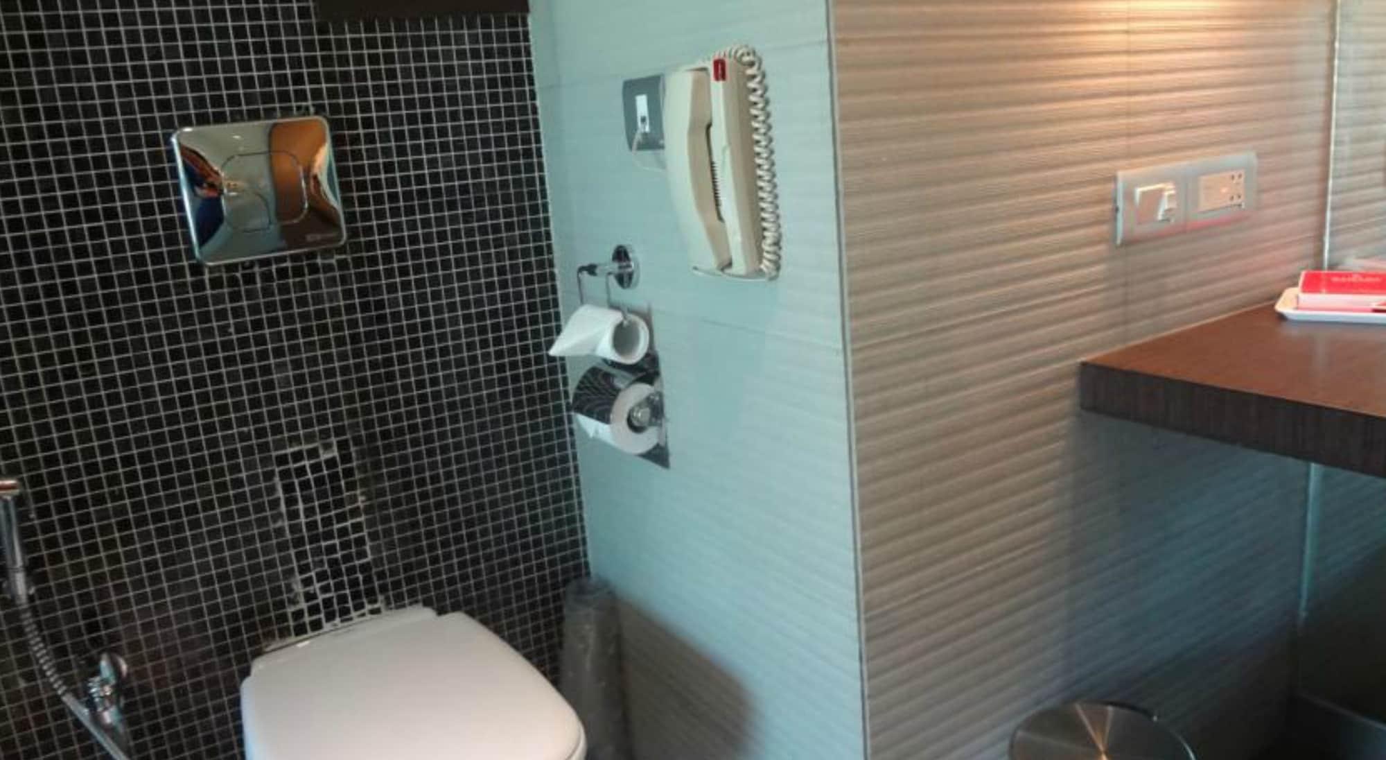 Ramada By Wyndham Navi Mumbai Hotel Eksteriør billede