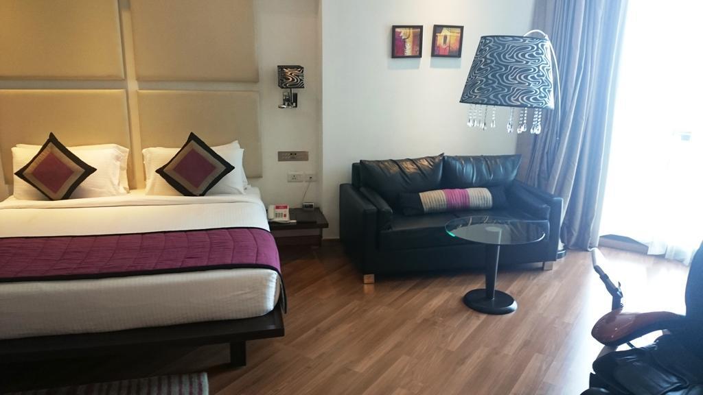 Ramada By Wyndham Navi Mumbai Hotel Eksteriør billede