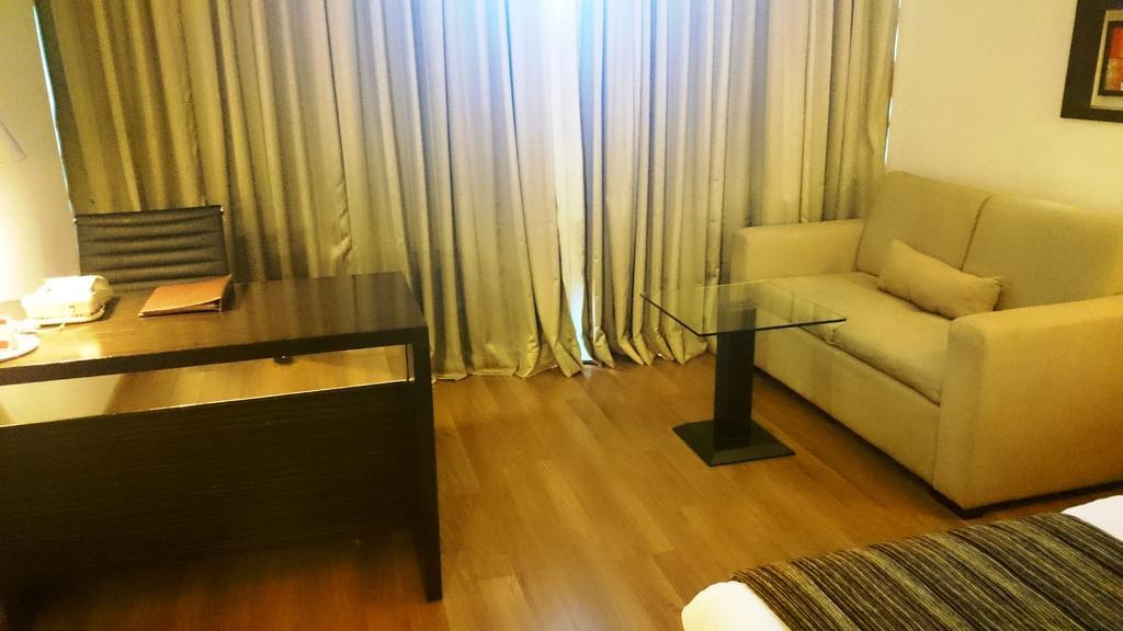 Ramada By Wyndham Navi Mumbai Hotel Eksteriør billede