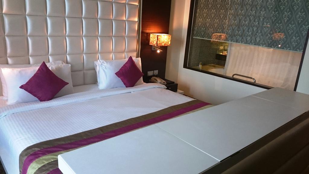 Ramada By Wyndham Navi Mumbai Hotel Eksteriør billede