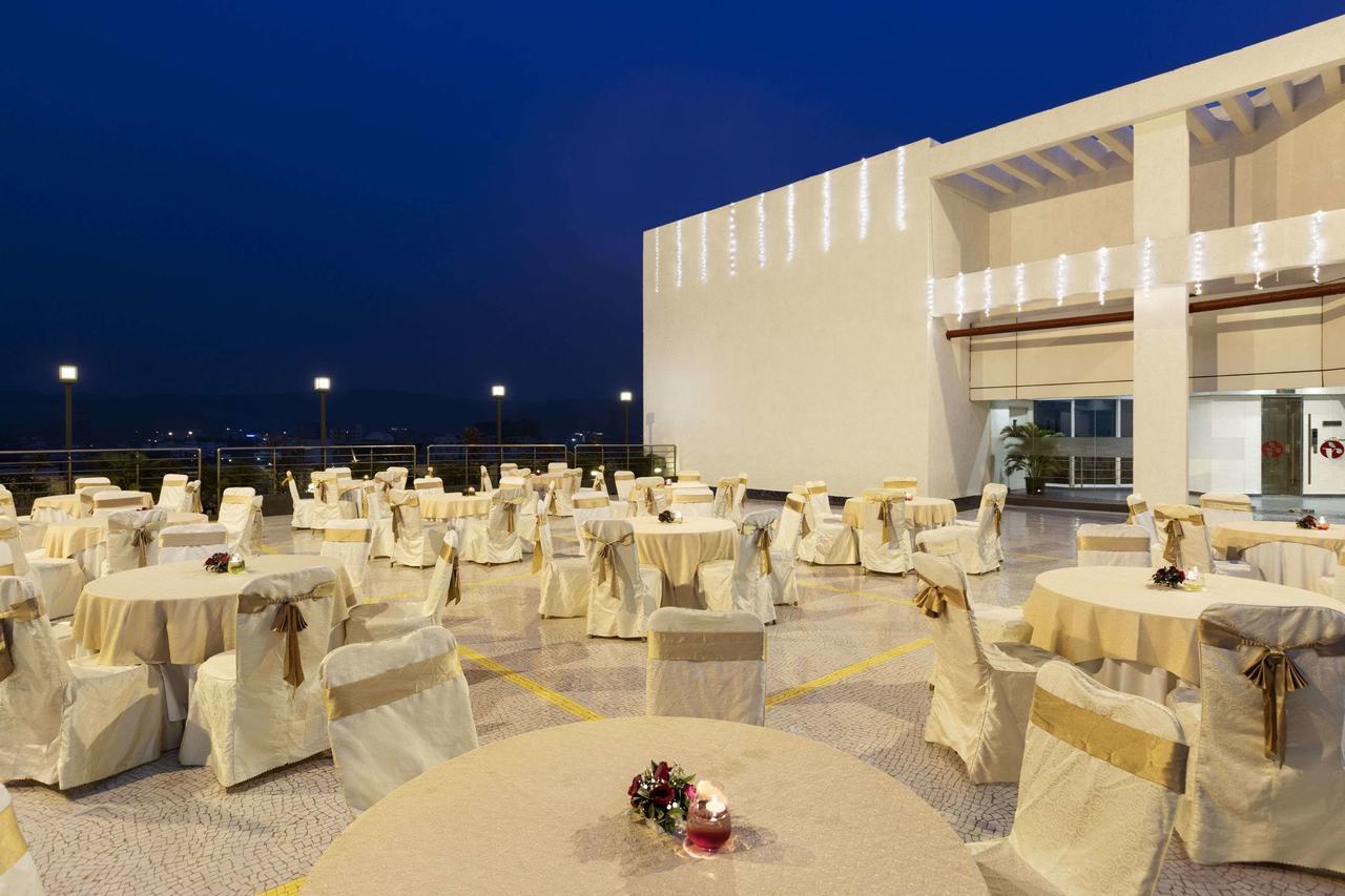 Ramada By Wyndham Navi Mumbai Hotel Eksteriør billede
