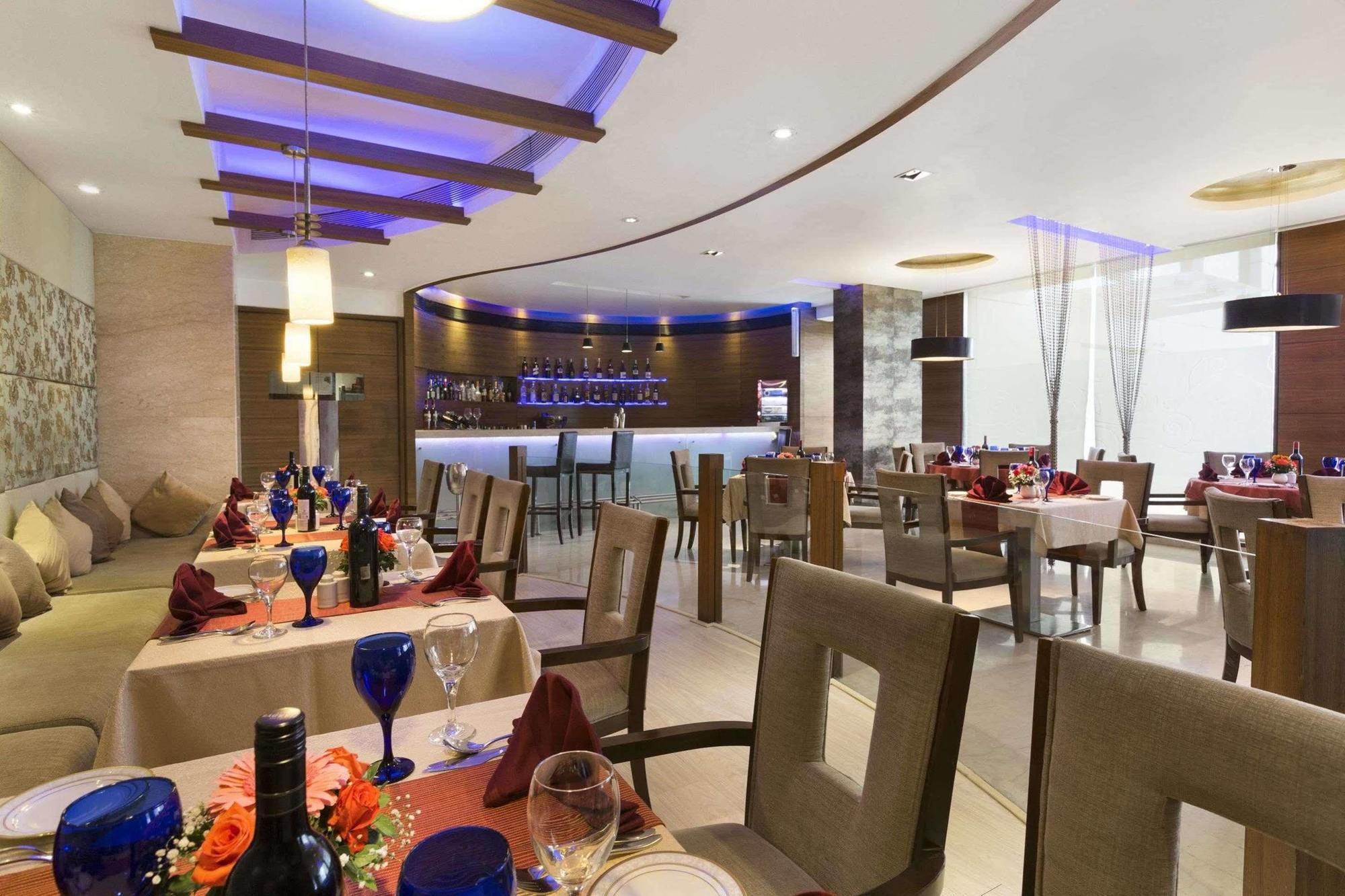 Ramada By Wyndham Navi Mumbai Hotel Eksteriør billede
