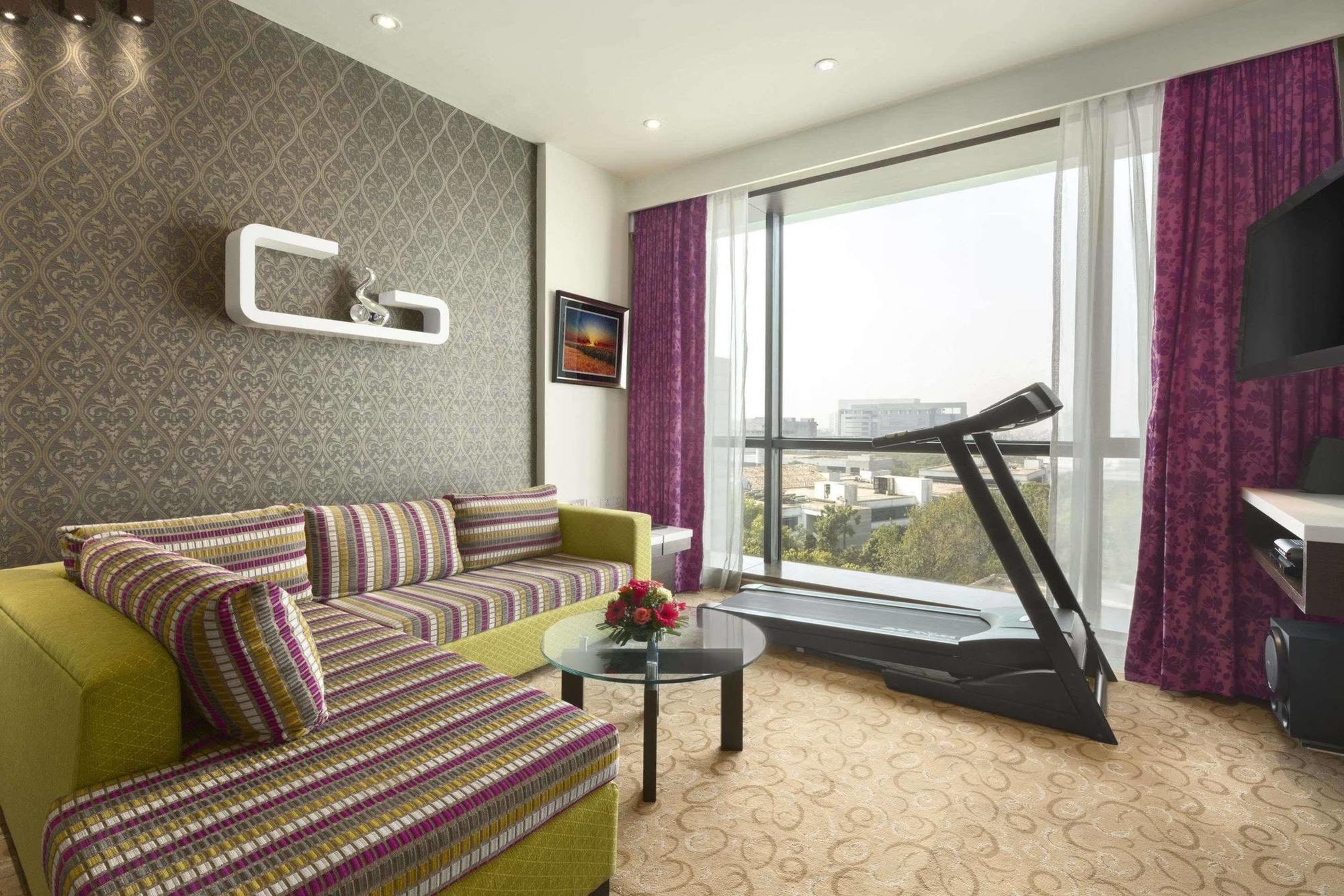 Ramada By Wyndham Navi Mumbai Hotel Eksteriør billede