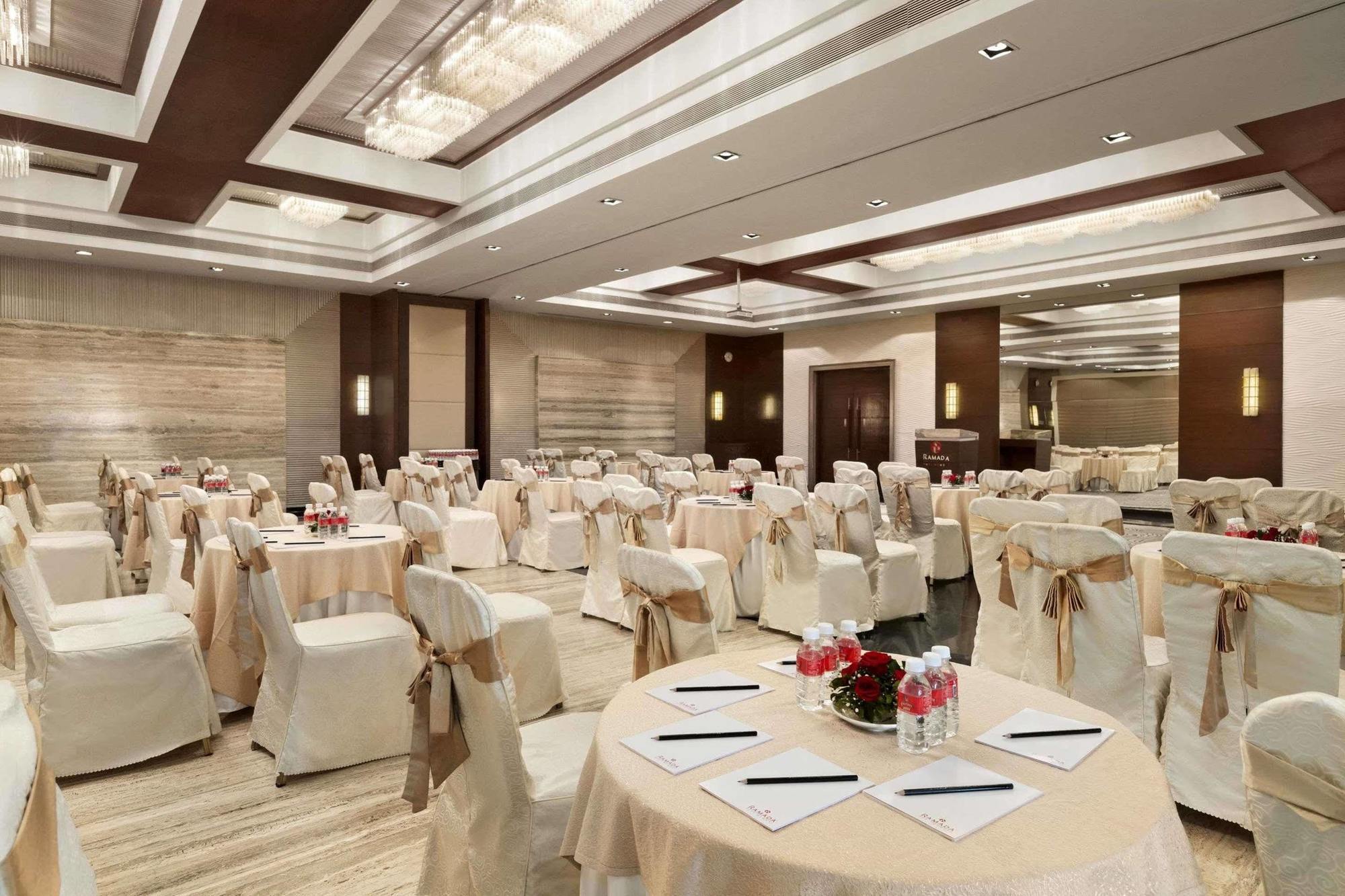 Ramada By Wyndham Navi Mumbai Hotel Eksteriør billede